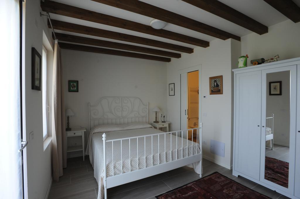 Monte Maino Bed & Breakfast Desenzano del Garda Room photo