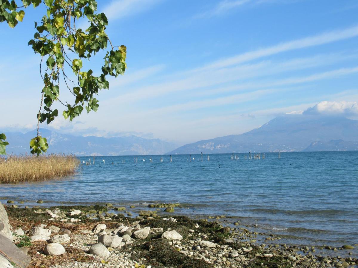 Monte Maino Bed & Breakfast Desenzano del Garda Exterior photo
